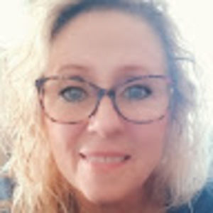 Meet your Posher, Dena